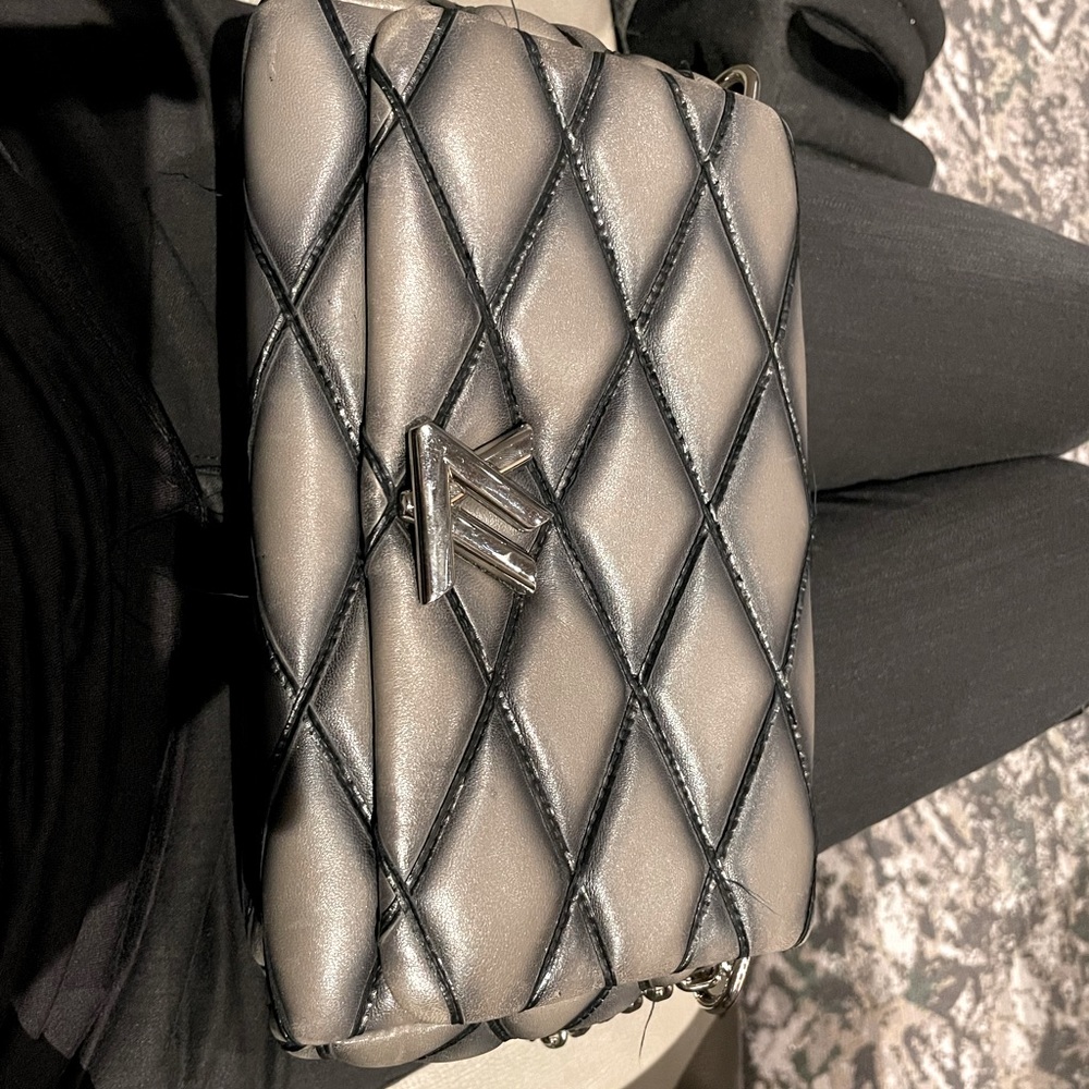Louis Vuitton go14 twist